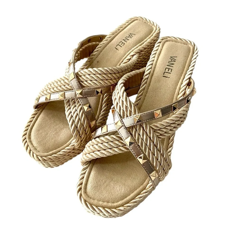 VANELi Clem Champagne Rope Gold-Studded Wedge Sandals Size 9.5N Rockstud Summer